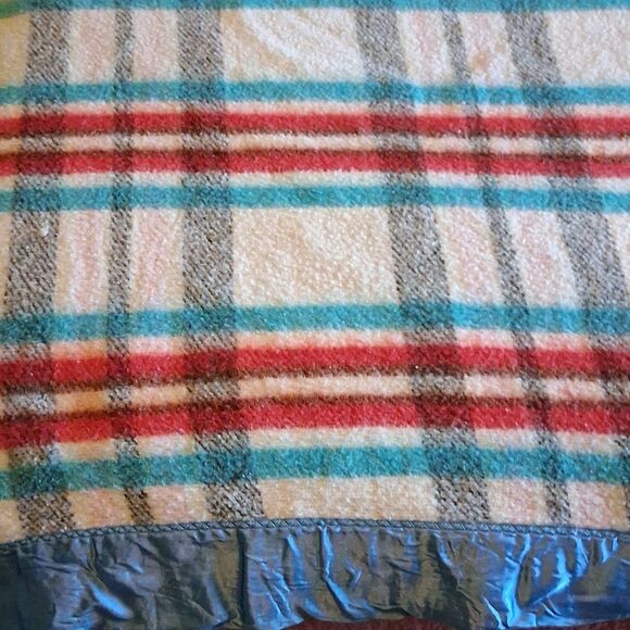 Plaid Multicolor Warm Full Size Bedding Blanket - Picture 5 of 7
